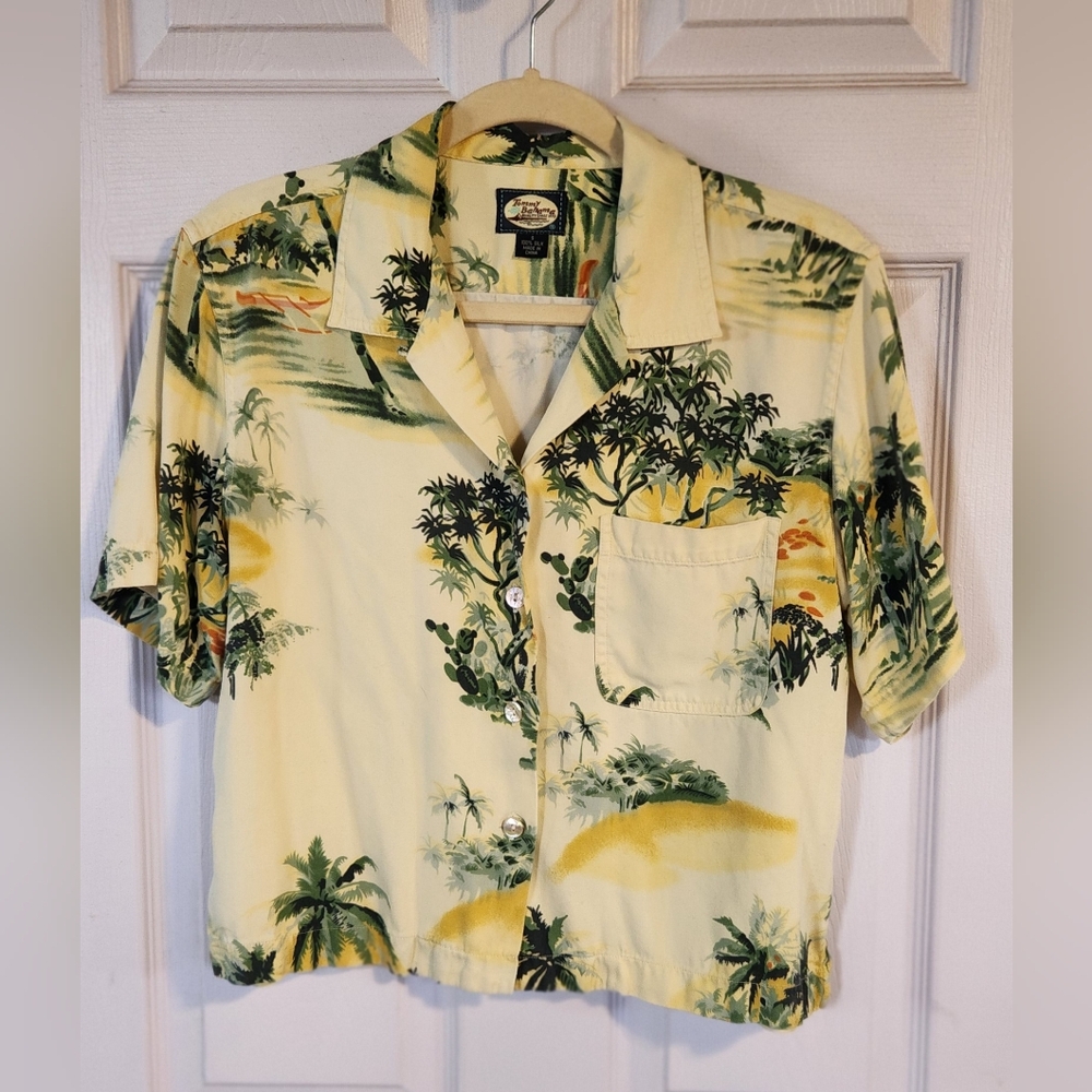 Tommy Bahama Cropped Shirt